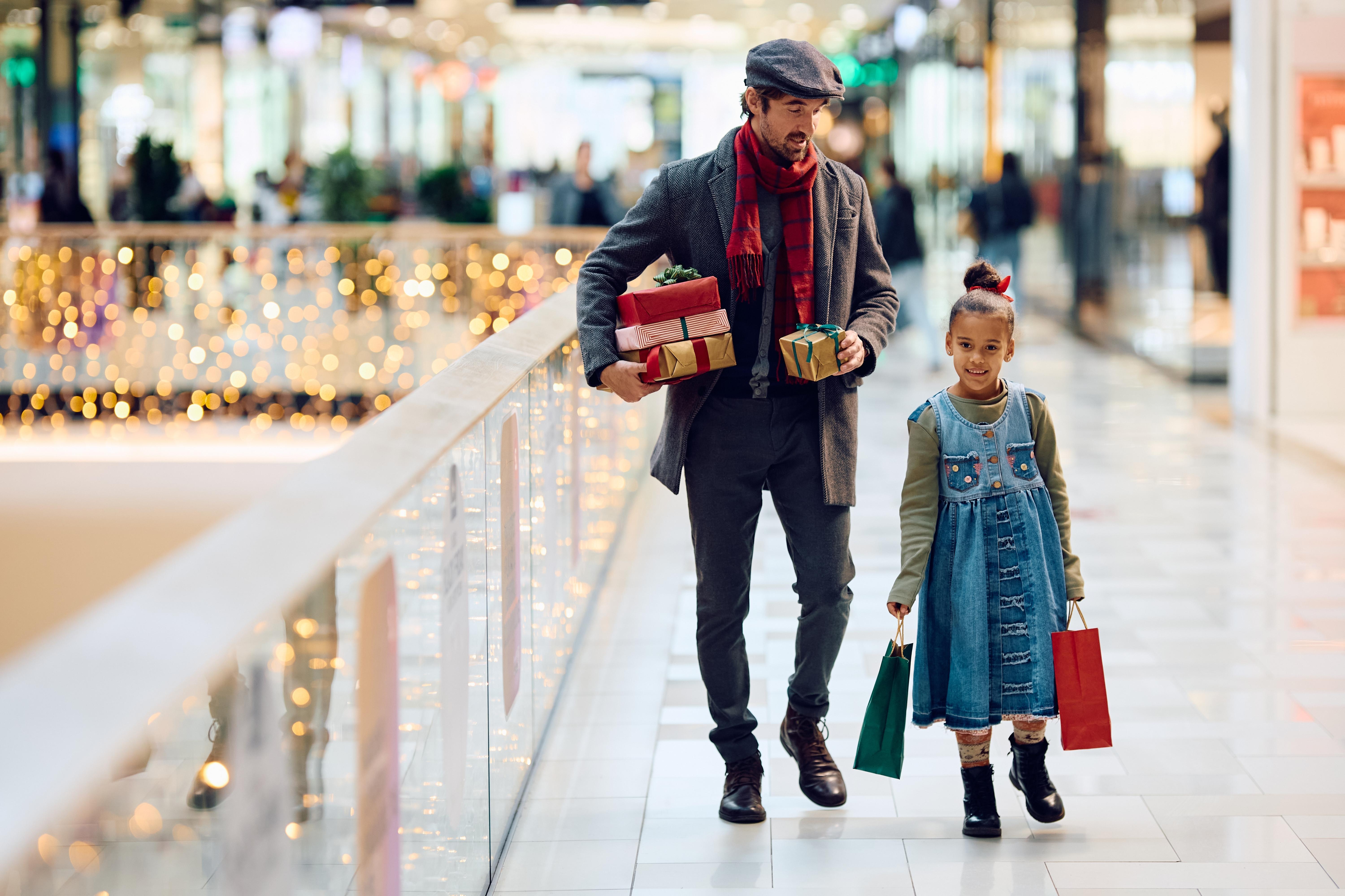 Shoppers Embrace the Holiday Season with Cautious Optimism